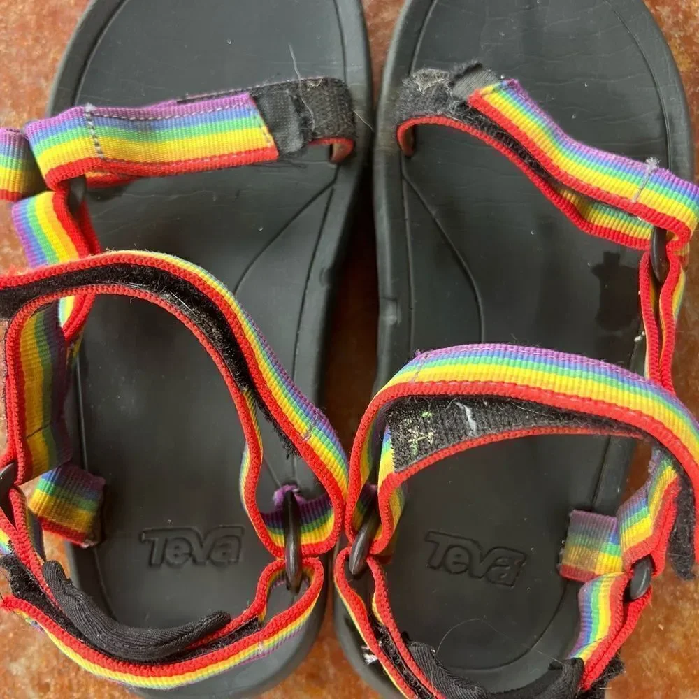 Teva Hurricane XLT 2 Rainbow Sandals Girls 3